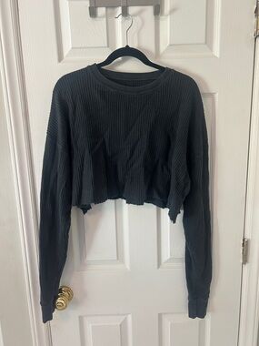 Cropped Waffle-Knit Long Sleeve Top - Black